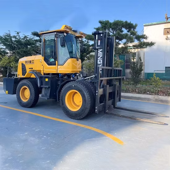 ロイヤル独自のデザイン 2WD 4WD CE ISO オフロードディーゼル モンタカルガス不整地フォークリフト日本エンジン付き